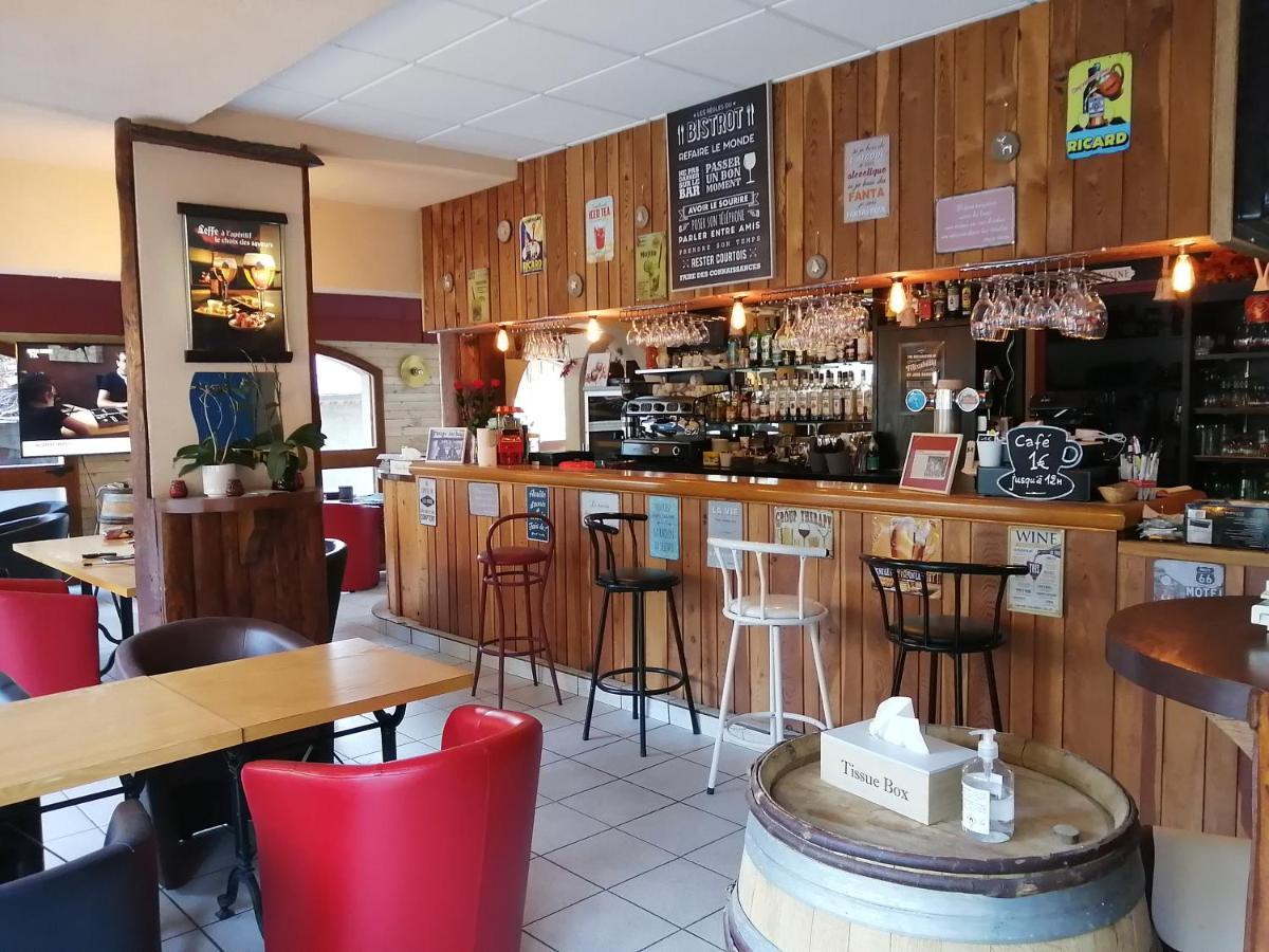 Le Grand Chatelard Hotel Bar Restaurant Sainte-Marie-de-Cuines Εξωτερικό φωτογραφία
